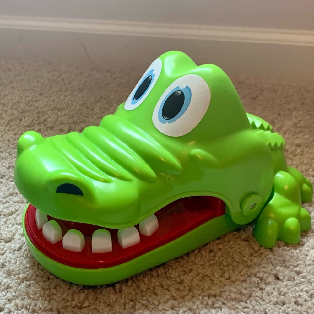 Crocodile “biting finger” teeth game